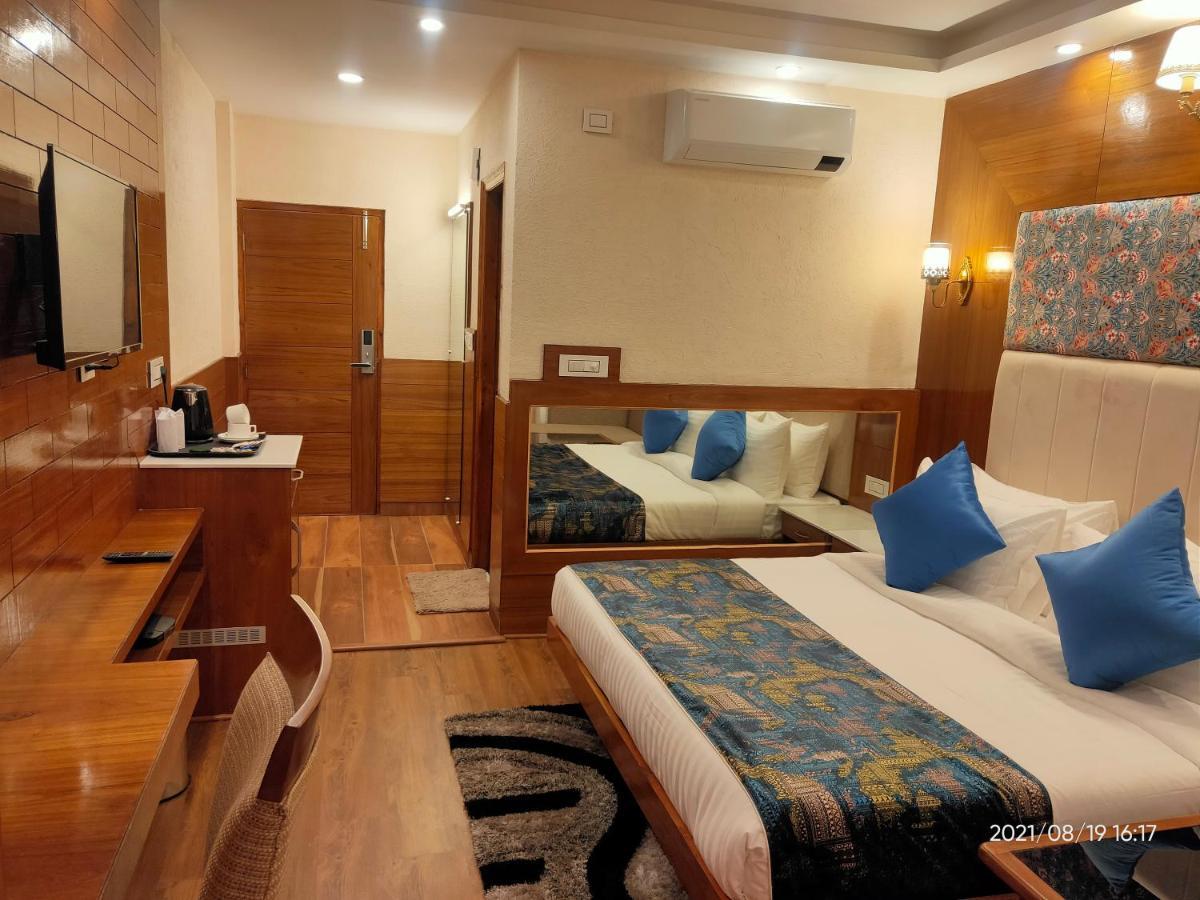 Suryansh Regency Manali Centrally Heated Air Cooled With Private Balconies Manāli エクステリア 写真