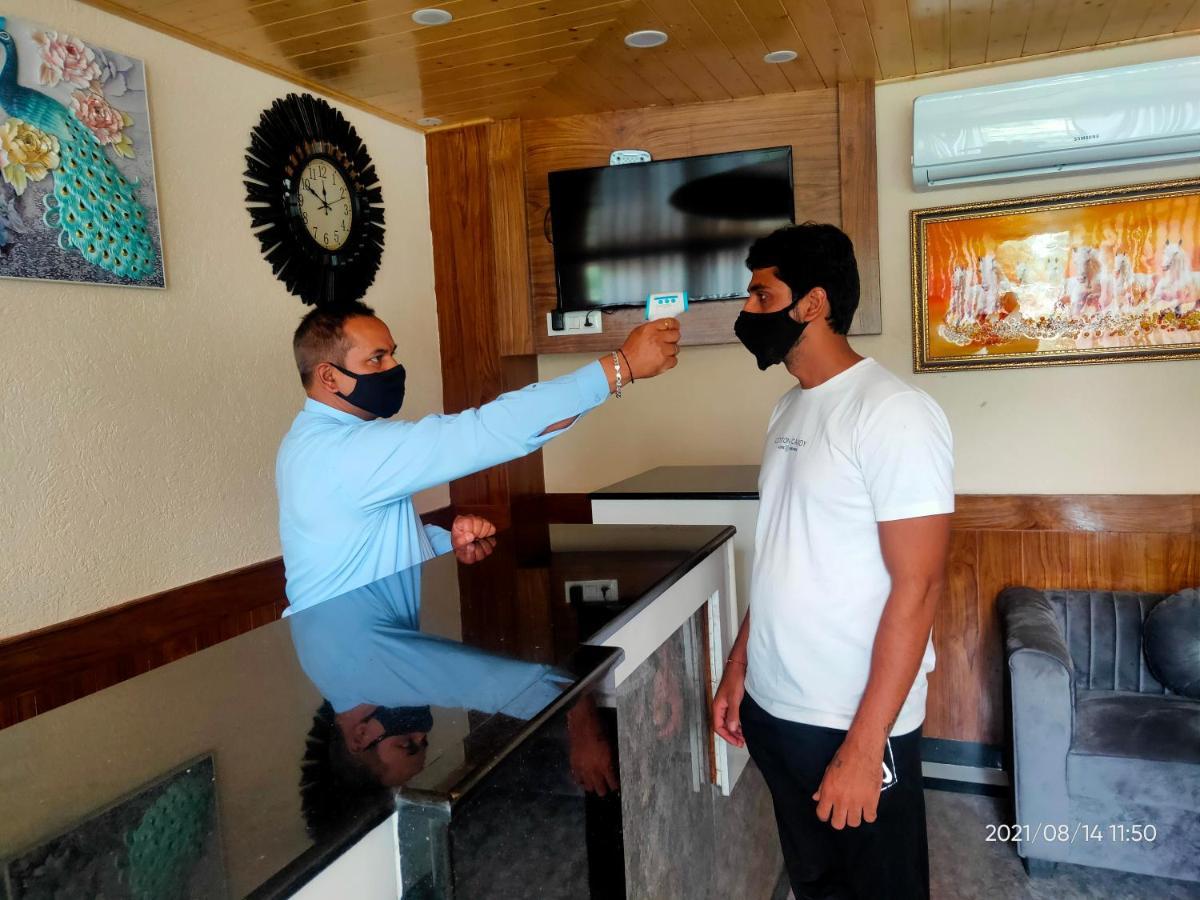 Suryansh Regency Manali Centrally Heated Air Cooled With Private Balconies Manāli エクステリア 写真